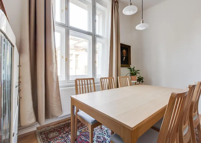 Heart Of Old Town Comfy 2bdr 2bath *