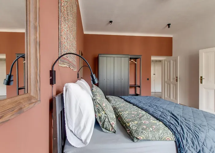 Heart Of Old Town Comfy 2bdr 2bath Apartment