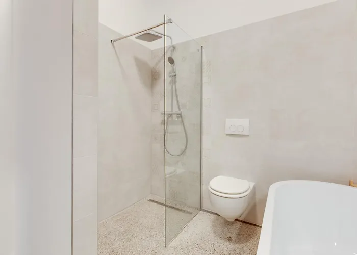 Heart Of Old Town Comfy 2bdr 2bath Apartment *