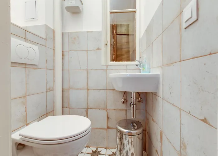 Heart Of Old Town Comfy 2bdr 2bath