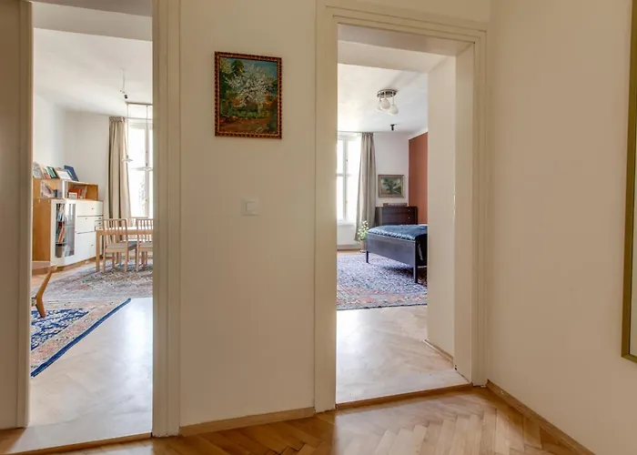 Heart Of Old Town Comfy 2bdr 2bath Apartment *