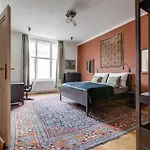 Apartmán Heart Of Old Town Comfy 2bdr 2bath *