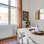 Apartmán Heart Of Old Town Comfy 2bdr 2bath
