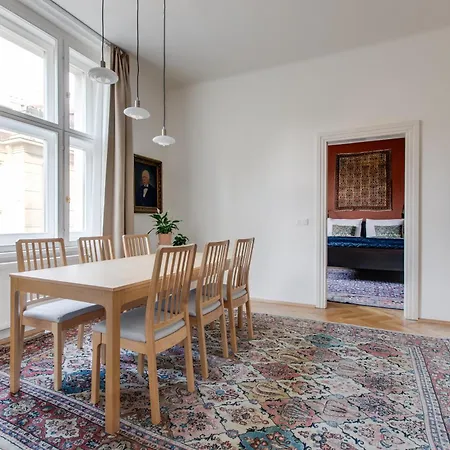 Heart Of Old Town Comfy 2bdr 2bath * Prague