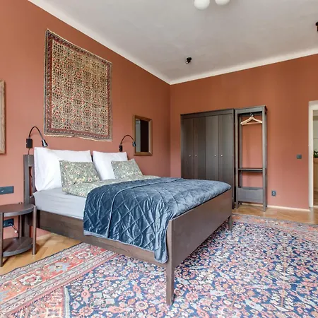 Heart Of Old Town Comfy 2bdr 2bath Apartment