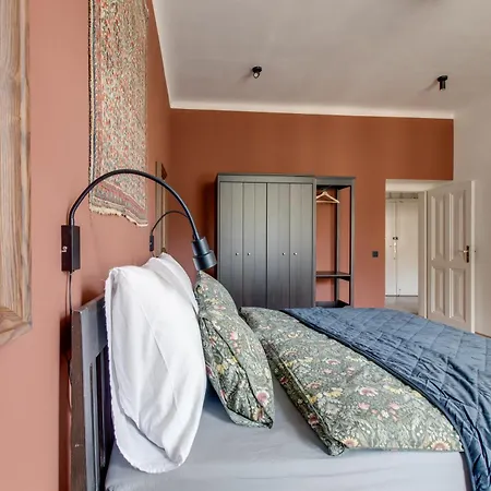 Heart Of Old Town Comfy 2bdr 2bath Apartment