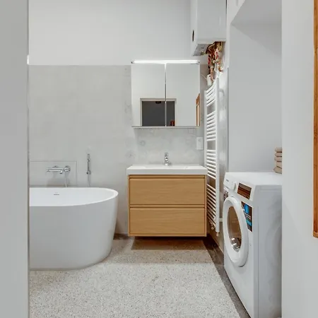 Apartment Heart Of Old Town Comfy 2bdr 2bath *