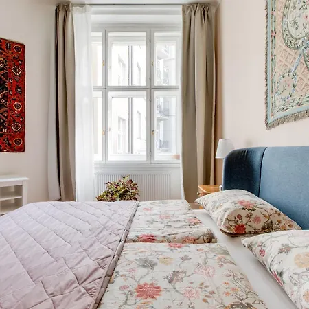 Heart Of Old Town Comfy 2bdr 2bath * Prague