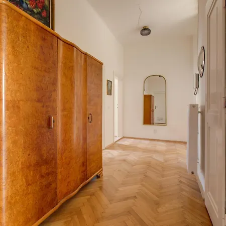 Apartment Heart Of Old Town Comfy 2bdr 2bath Prague