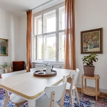 Heart Of Old Town Comfy 2bdr 2bath *