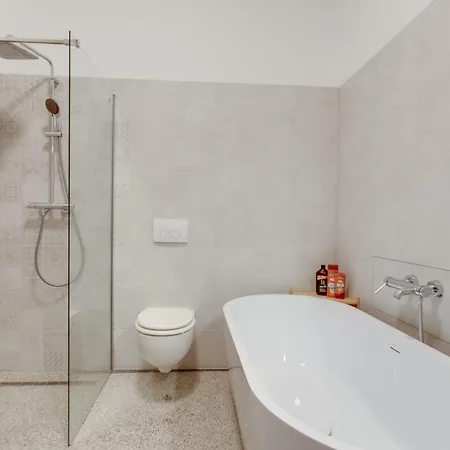 Διαμέρισμα Heart Of Old Town Comfy 2bdr 2bath